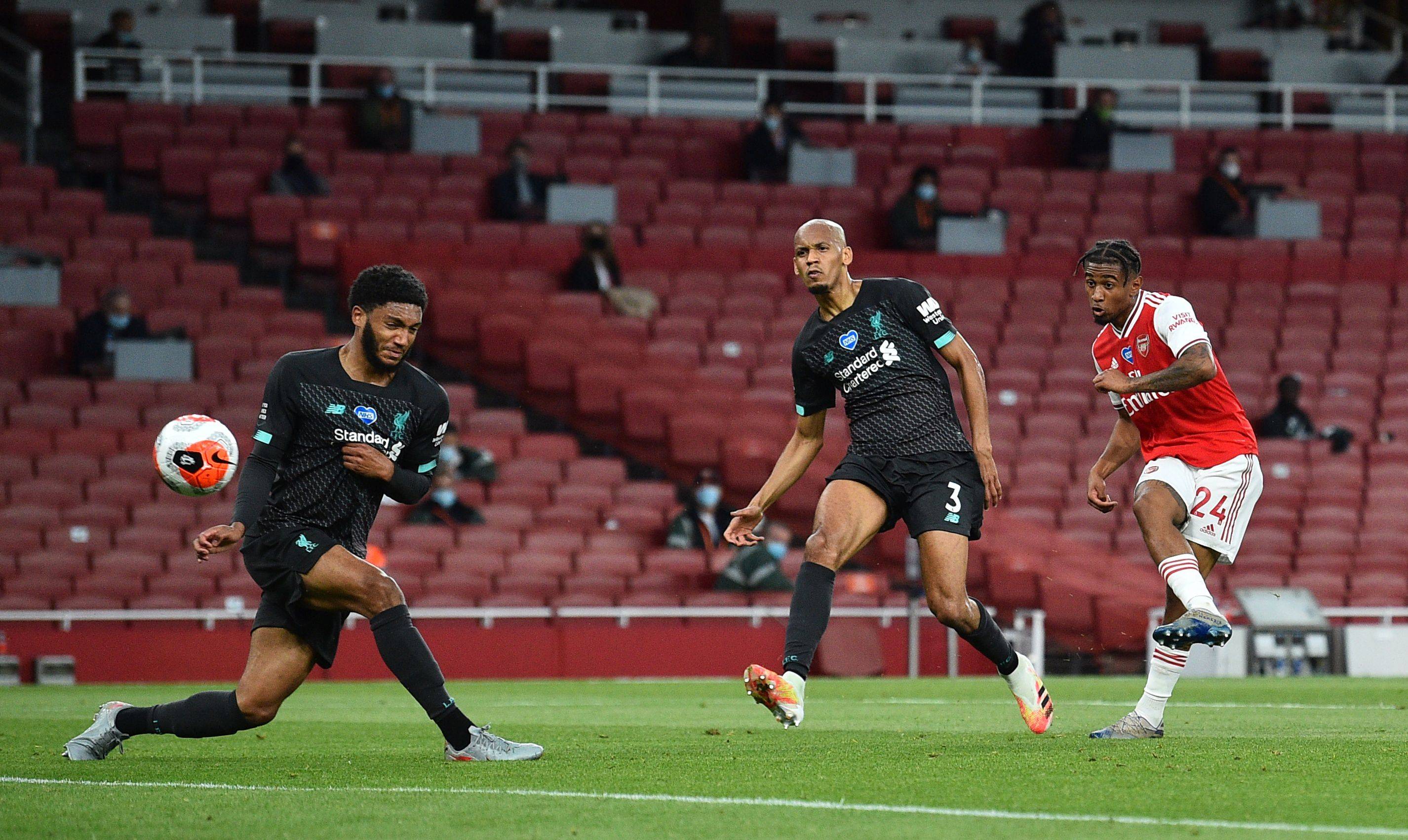 前腰与边锋 前腰与边锋